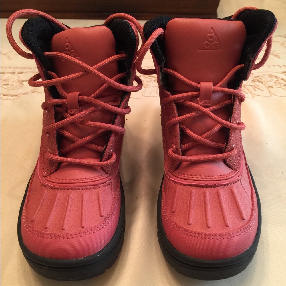 Nike Woodside Boots
